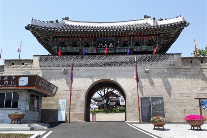 蜀石门