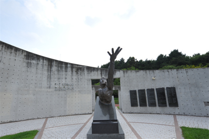 雕塑2