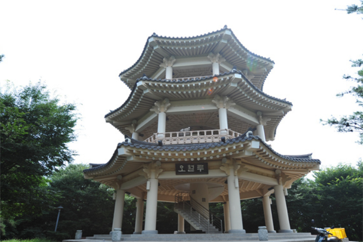 五月塔1